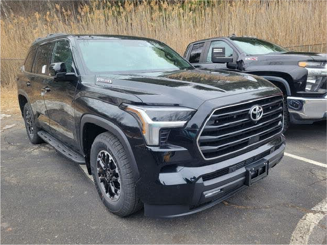 Toyota Sequoia Sr5 trd off road